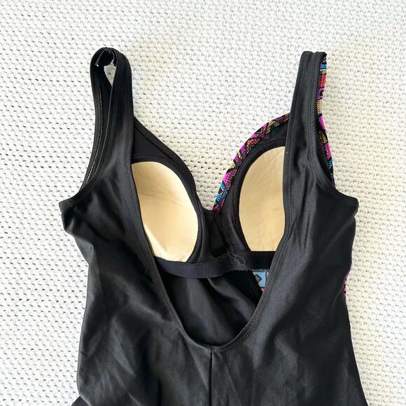 Oscar De La Renta Vintage Multicolored Geo Square Faux Wrap One Piece Swimsuit - Picture 9 of 10